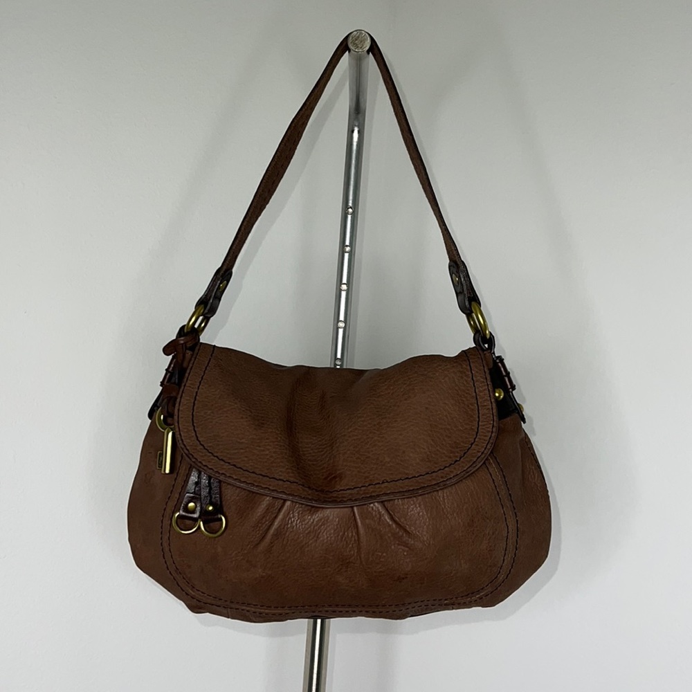 🔹 Fossil Leather Hobo Bag